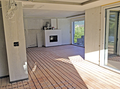 Sanierung eines 30-jährigen Einfamilienhauses mit Fussbodenheizung Therm 150-15